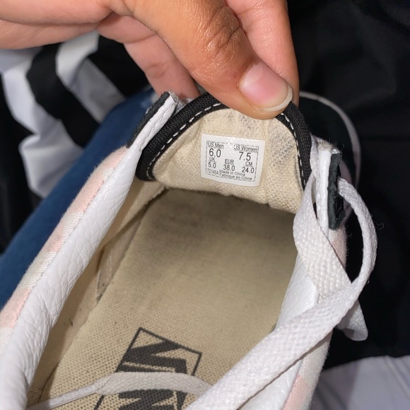 Platform vans - Picture 2 of 4